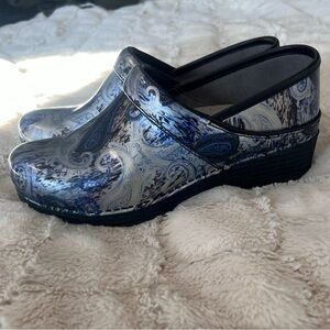 Women’s blue paisley Dansko LT size 38
